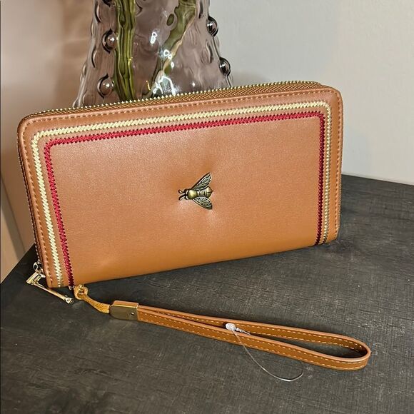 NWOTGenuine Leather Large Wallet/Wristlet - Picture 2 of 6